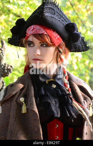 bunte junge Frau am 2014 Fantasy Fair Arcen Niederlande Stockfoto