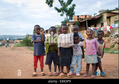 Ruanda, KIGALI: Kigali ist eine sehr grüne hügelige Stadt mit einfachen Schlamm und Steinhäuser. Stockfoto