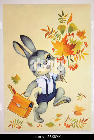 Reproduktion von antiken Postkarte zeigt Hase mit einem Bouquet von Herbst Blätter und Aktenkoffer geht zur Schule, ca. 1985, USSR. 2. Dezember 2009. © Igor Golovniov/ZUMA Wire/ZUMAPRESS.com/Alamy Live-Nachrichten Stockfoto