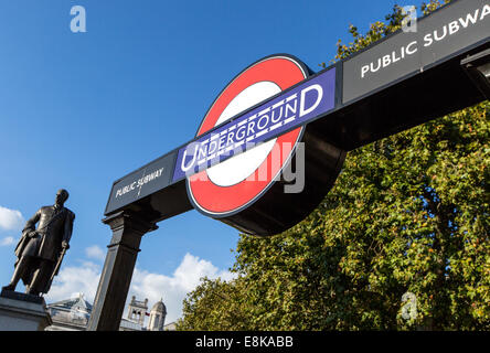 Trafalgar Square u-Bahnstation Zeichen London UK Stockfoto