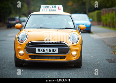 Driving Instructor Riddler Schule der Motorisierung von Robert Ridley Kursleiter Riddler Fahrschule der Motorisierung von Robert Ridley Stockfoto