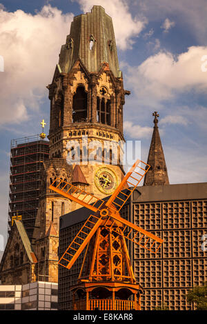 Kaiser-Wilhelm-Gedächtniskirche am Kurfürstendamm im Zentrum von der Breitscheidplatz, Berlin, Deutschland Stockfoto