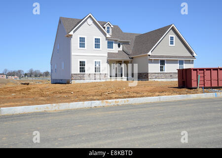 außen von einem neuen zweistöckigen Haus im Bau Stockfoto