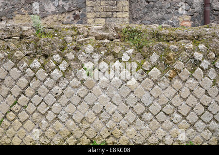 Altes Mauerwerk in der versunkenen Stadt Pompeji Stockfoto