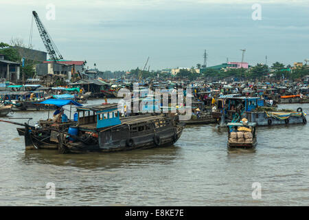 Cai Rang des schwimmenden Großhandelsmarkt in Can Tho, Vietnam. Stockfoto