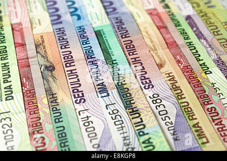 Indonesische Rupiah Währung in verschiedenen Banknoten Bezeichnung flach in perfekter Ordnung Stockfoto