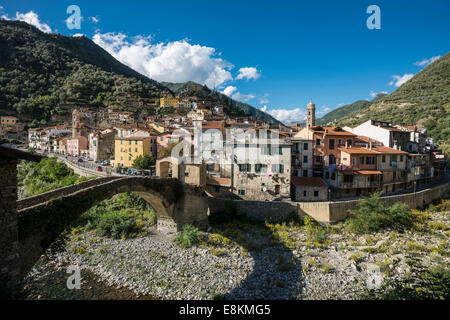 Mittelalterliches Dorf, Badalucco, Provinz Imperia, Ligurien, Italien Stockfoto