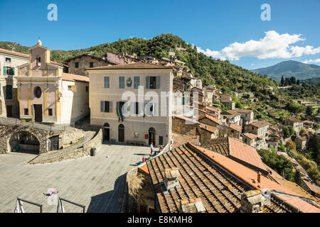 Mittelalterliches Dorf in den Bergen, Apricale, Provinz Imperia, Ligurien, Italien Stockfoto