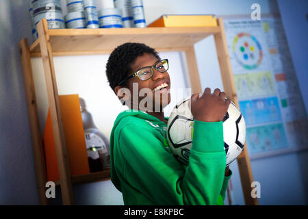 Reportage über Sylvain, 11 Jahre alt, leidet an Autismus. Er wurde diagnostiziert als er 7 war. Stockfoto