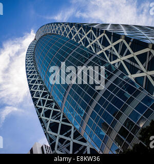 Mode Gakuen Cocoon Tower in Shinjuku, Tokio, Japan. Stockfoto