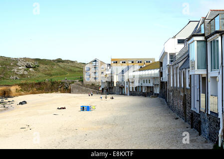 St Ives (Kornisch: Porth Ia, d. h. St Ia Bucht) ist eine Stadt am Meer, Zivilgemeinde und Hafen in Cornwall, England, United Kingdom. Stockfoto