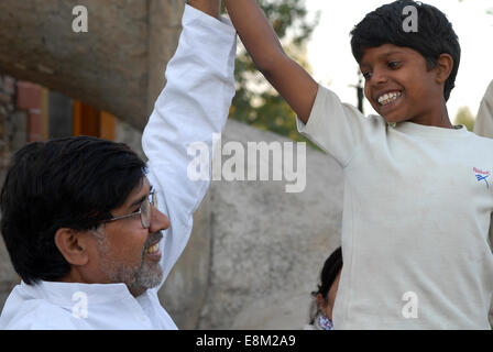 Indien Rajasthan, Bal Ashram für gerettete Kind Hilfsarbeiter, Menschenrechtler Kailash Satyarthi, Gründer und Leiter der NGO-BBA/SACCS, die für die Rechte der Kinder und gegen Kinderarbeit, wurde er 2014 mit dem Nobelpreis ausgezeichnet, Bilder, November 2006 Stockfoto