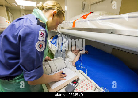 RFA Argus, der Royal Navy primäre Casualty Rezeption, Krankenhaus und Flugzeuge unterstützen Schiff. Stockfoto