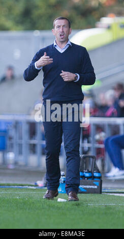 10.04.2014 Fußball: Oxford United V Newport Newport Chef, Justin Edinburgh. Catchline: Fußball: United V Newport Länge: Dps Kopie: Dave Pritchard Pic: Damian Halliwell Picture Stockfoto