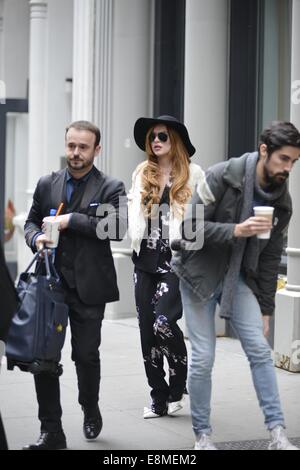 Lindsay Lohan für die David Letterman Show mit verlassen: Lindsay Lohan Where: Manhattan, New York, USA bei: 7. April 2014 Stockfoto