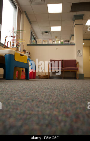 Wartebereich in Nachbarschaft Klinik in Pittsfield, Massachusetts. Stockfoto