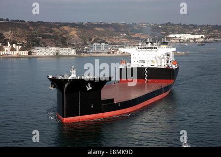 San Diego, 9. Januar 2014 - The Military Sealift Command mobile Landungsschiff USNS John Glenn (MLP-2) im Gange aus dem Neff Stockfoto