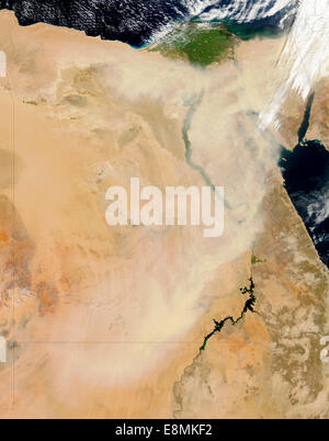 22. März 2013 - Satelliten-Ansicht ein Sandsturm erstreckt sich vom nordwestlichen Sudan in Richtung Nordosten Ägypten verdeckt Teile Stockfoto