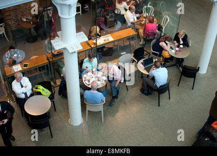 Costa Coffee-Shop, St. Pancras International Station, London, UK Stockfoto