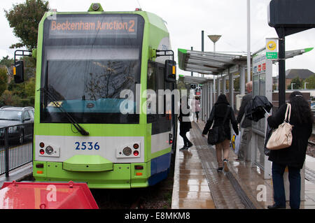 Eine Straßenbahn in Beckenham Verzweigung Station, Süd-London, UK Stockfoto