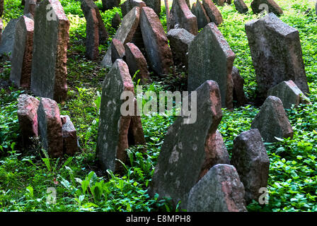 Das alte jüdische Friedhof in Prag wurde von 1439 bis 1787 im Einsatz. Stockfoto