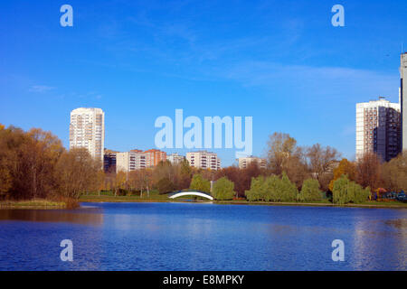 Herbst im Stadtpark Stockfoto