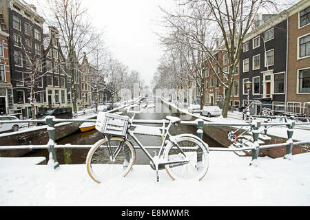 Verschneiten Amsterdam in den Niederlanden im winter Stockfoto