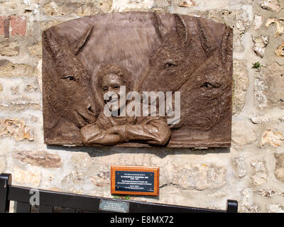 Skulptur zum Gedenken an das Leben von Dr. Elisabeth D Svendsen, Donkey Sanctuary Gründer, Sidmouth, Devon, UK Stockfoto