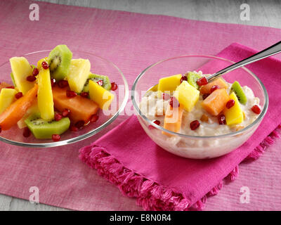 Vanilleschote Kokosnuss und Macadamia-Reis-pudding Stockfoto