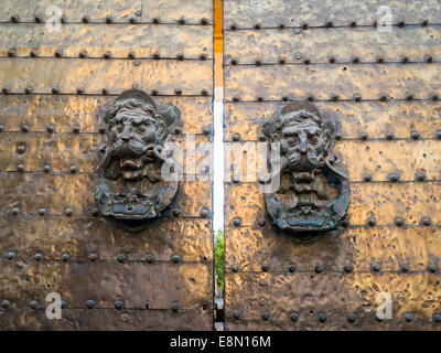 Der Cordoba Mezquita-Catedral im Mudéjar-Stil Tür detail Stockfoto