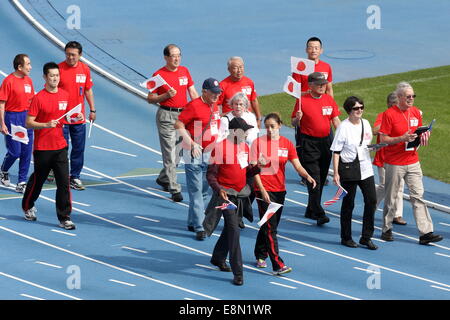 Tokio, Japan. 11. Oktober 2014. Olympier, Gedenkveranstaltung von 1964 Tokio Olympische und Paralympische 50 Jahre Gedenkstätte Woche findet im Komazawa-Leichtathletik-Stadion, Tokyo, Japan statt. © AFLO SPORT/Alamy Live News Bildnachweis: Aflo Co. Ltd./Alamy Live-Nachrichten Stockfoto