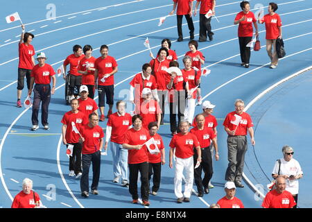 Tokio, Japan. 11. Oktober 2014. Olympier, Gedenkveranstaltung von 1964 Tokio Olympische und Paralympische 50 Jahre Gedenkstätte Woche findet im Komazawa-Leichtathletik-Stadion, Tokyo, Japan statt. © AFLO SPORT/Alamy Live News Bildnachweis: Aflo Co. Ltd./Alamy Live-Nachrichten Stockfoto