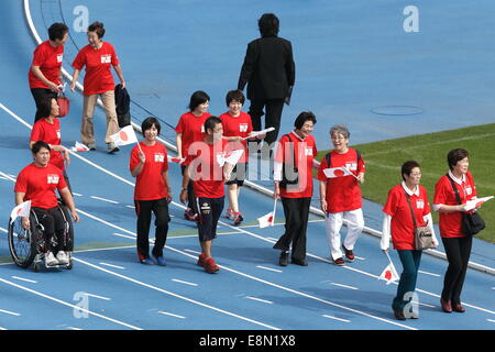 Tokio, Japan. 11. Oktober 2014. Olympier, Gedenkveranstaltung von 1964 Tokio Olympische und Paralympische 50 Jahre Gedenkstätte Woche findet im Komazawa-Leichtathletik-Stadion, Tokyo, Japan statt. © AFLO SPORT/Alamy Live News Bildnachweis: Aflo Co. Ltd./Alamy Live-Nachrichten Stockfoto