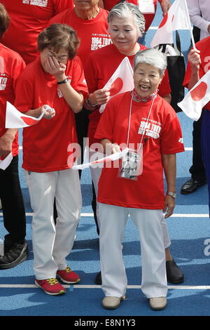 Tokio, Japan. 11. Oktober 2014. Olympier, Gedenkveranstaltung von 1964 Tokio Olympische und Paralympische 50 Jahre Gedenkstätte Woche findet im Komazawa-Leichtathletik-Stadion, Tokyo, Japan statt. © AFLO SPORT/Alamy Live News Bildnachweis: Aflo Co. Ltd./Alamy Live-Nachrichten Stockfoto