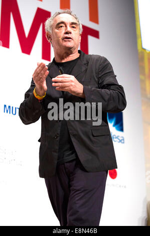 Madrid, Spanien. 10. Oktober 2014. Ferran Adria spricht auf der The-Süd-Gipfel-Spanien Start-up-Convention in Las Ventas Stierkampfarena am 10. Oktober 2014 in Madrid Credit: Dpa picture-Alliance/Alamy Live News Stockfoto