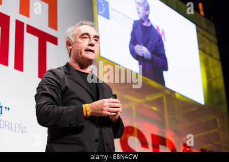 Madrid, Spanien. 10. Oktober 2014. Ferran Adria spricht auf der The-Süd-Gipfel-Spanien Start-up-Convention in Las Ventas Stierkampfarena am 10. Oktober 2014 in Madrid Credit: Dpa picture-Alliance/Alamy Live News Stockfoto