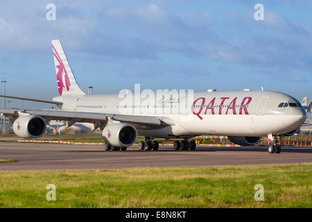 QATAR Airways Airbus A340 Stockfoto