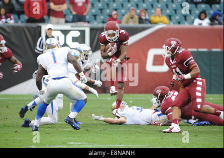 Philadelphia, Pennsylvania, USA. 11. Oktober 2014. Des Tempels RB. JAHAD THOMAS (34) läuft gegen Tulsas Verteidigung während des Spiels wurde in Lincoln Financial Field in Philadelphia PA Tempel schlagen Tulsa, 35-24 © Ricky Fitchett/ZUMA Draht/Alamy Live News Stockfoto