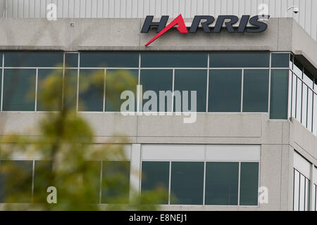 Ein Bürogebäude, besetzt durch den Kommunikationstechnologien Firma Harris Corporation in Reston, Virginia am 11. Oktober 2014. Stockfoto