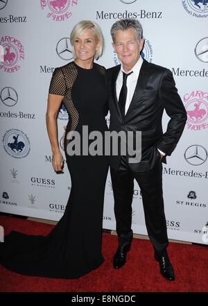 Beverly Hills, CA. 11. Oktober 2014. bei der Ankunft für 2014 Carousel of Hope Ball, The Beverly Hilton Hotel, Beverly Hills, CA 11. Oktober 2014. Bildnachweis: Dee Cercone/Everett Collection/Alamy Live-Nachrichten Stockfoto