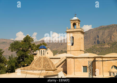 Alte Kirchen unter mediterraner Sonne, Orihuela, Costa Blanca Stockfoto