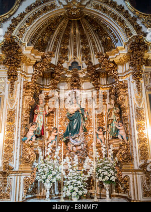 Das Innere der Kirche San Gil y Santa Ana Stockfoto