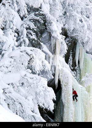 Eisklettern Sie in Rjukan, Süd-Norwegen, Europa Stockfoto