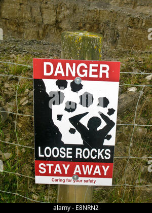 Eine Gefahr losen Felsen Warnschild Stockfoto