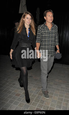 Prinzessin Beatrice und Freund Dave Clark verlassen die Firehouse Club Featuring: Prinzessin Beatrice, Dave Clark Where: London, Vereinigtes Königreich bei: 10. April 2014 Stockfoto