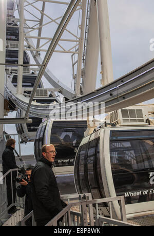 Die Brighton Rad touristische Attraktion in der Abenddämmerung Stockfoto