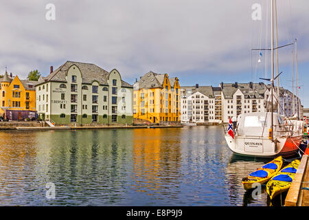 Der Hafen Alesund Norwegen Stockfoto