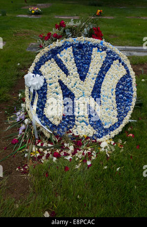 New York Yankee Blume Kranz am Grab Green-Wood Cemetery Stockfoto