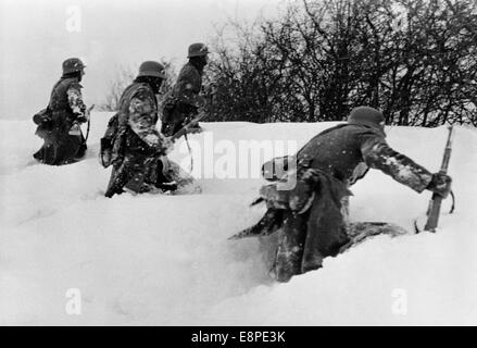 Das Nazi-Propagandafilm zeigt deutsche Wehrmachtsrekruten während Übungen in Danzig, Polen, Januar 1940. Fotoarchiv für Zeitgeschichtee - KEIN KABELDIENST Stockfoto