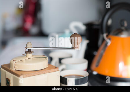 Kaffee und Wasserkocher - Küche Nahaufnahmen Stockfoto